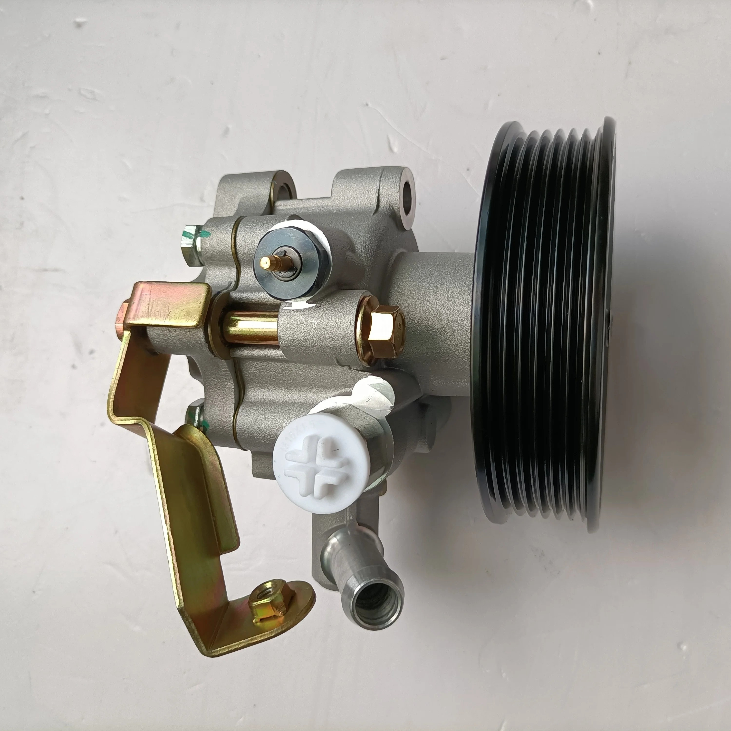 

Автозапчасти, насос гидроусилителя рулевого управления для Geely Emgrand 718