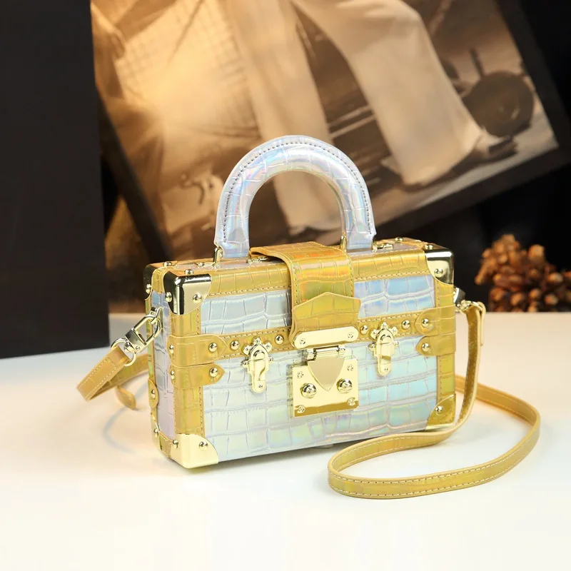 

Новая женская сумка-коробка 2025, шикарная квадратная сумка через плечо, сумка-слинг из мягкой искусственной кожи с верхней ручкой для ежедневного использования и свиданий