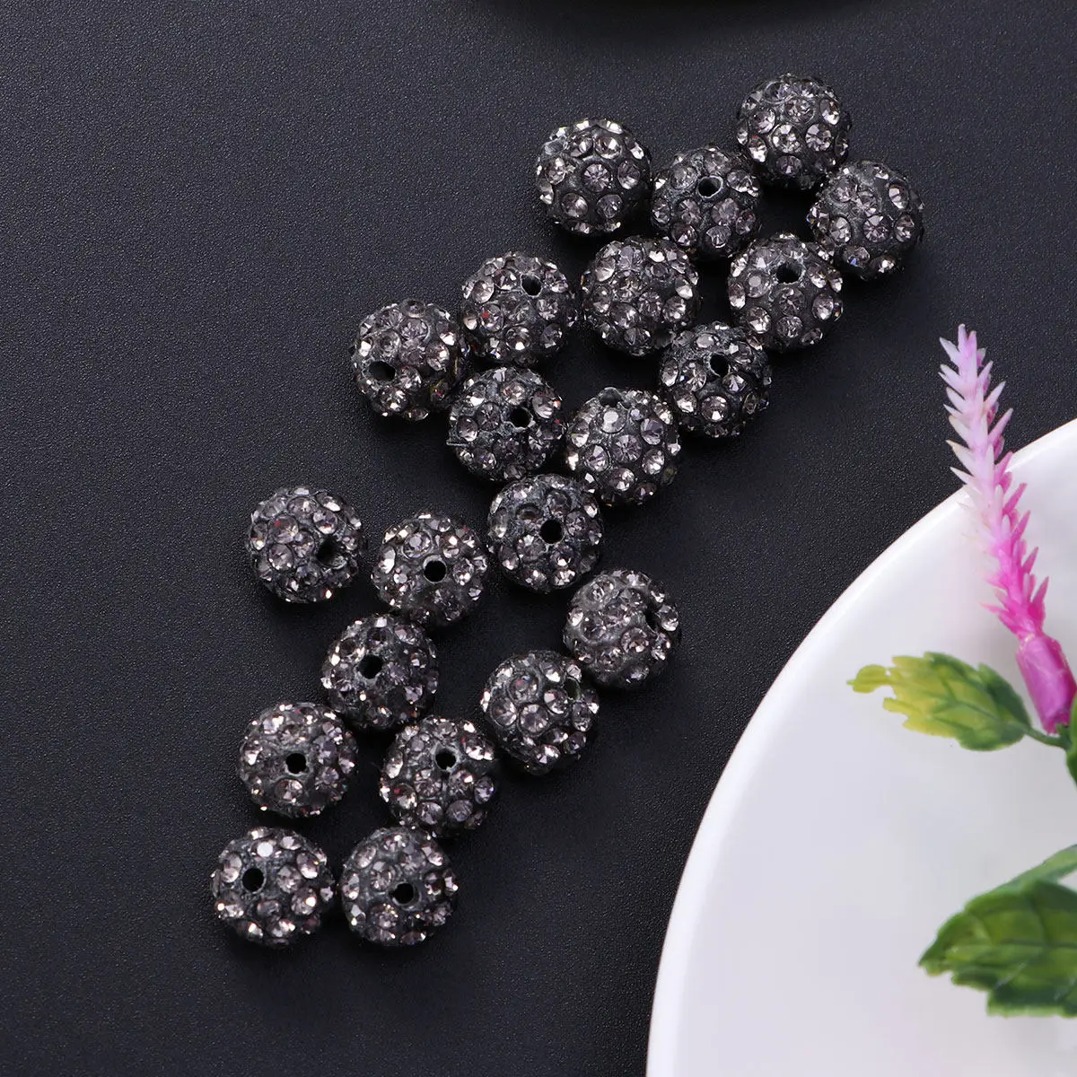 

20Pcs 10Mm Round Straight Holes Drilling Balls Premium Quality Rhinestone Beads for Shamballa Bracelets Jewelry Designs Red