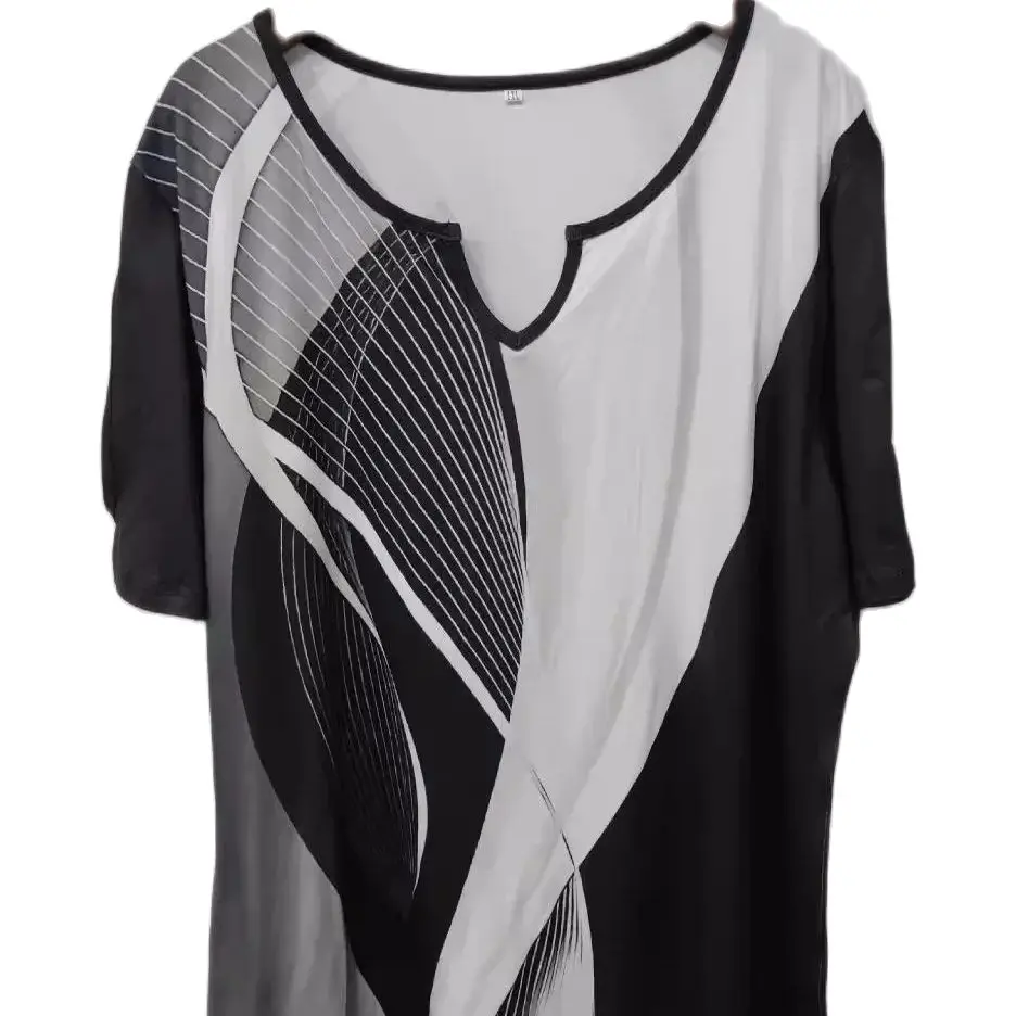 2024 new plus size women\'s black and white color matching printed V-neck off-the-shoulder large size casual T-shirt woman