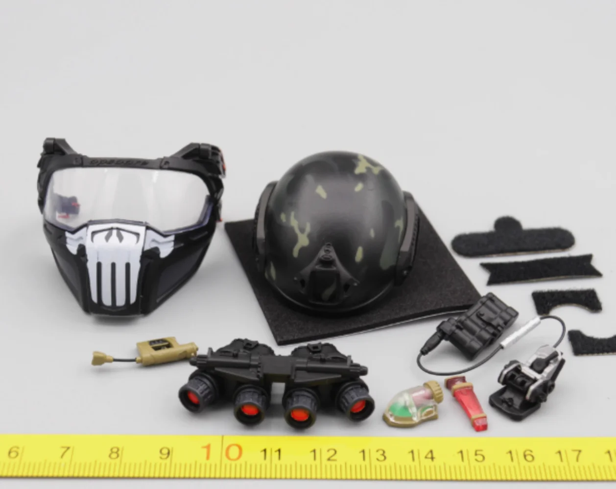 

Helmet Set Model for 1/6 Scale Soldier ES SDS13R ZERT
