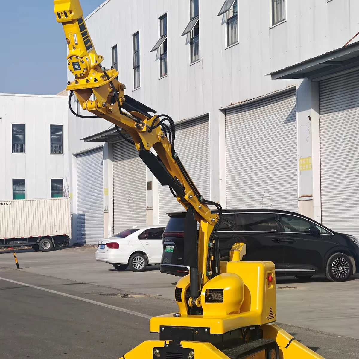 Mini Excavator Remote Controlled Crushing Machine Hammer System for Digging Cleaning Mine Remote Control Demolition Robot