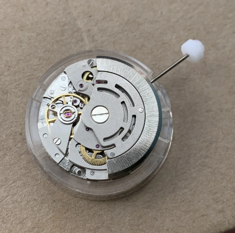 

Watch Movement Suitable for Pearl 2813 Movement Three Needles with Calendar Domestic 8205 8215 Automatic Mechanical Movement