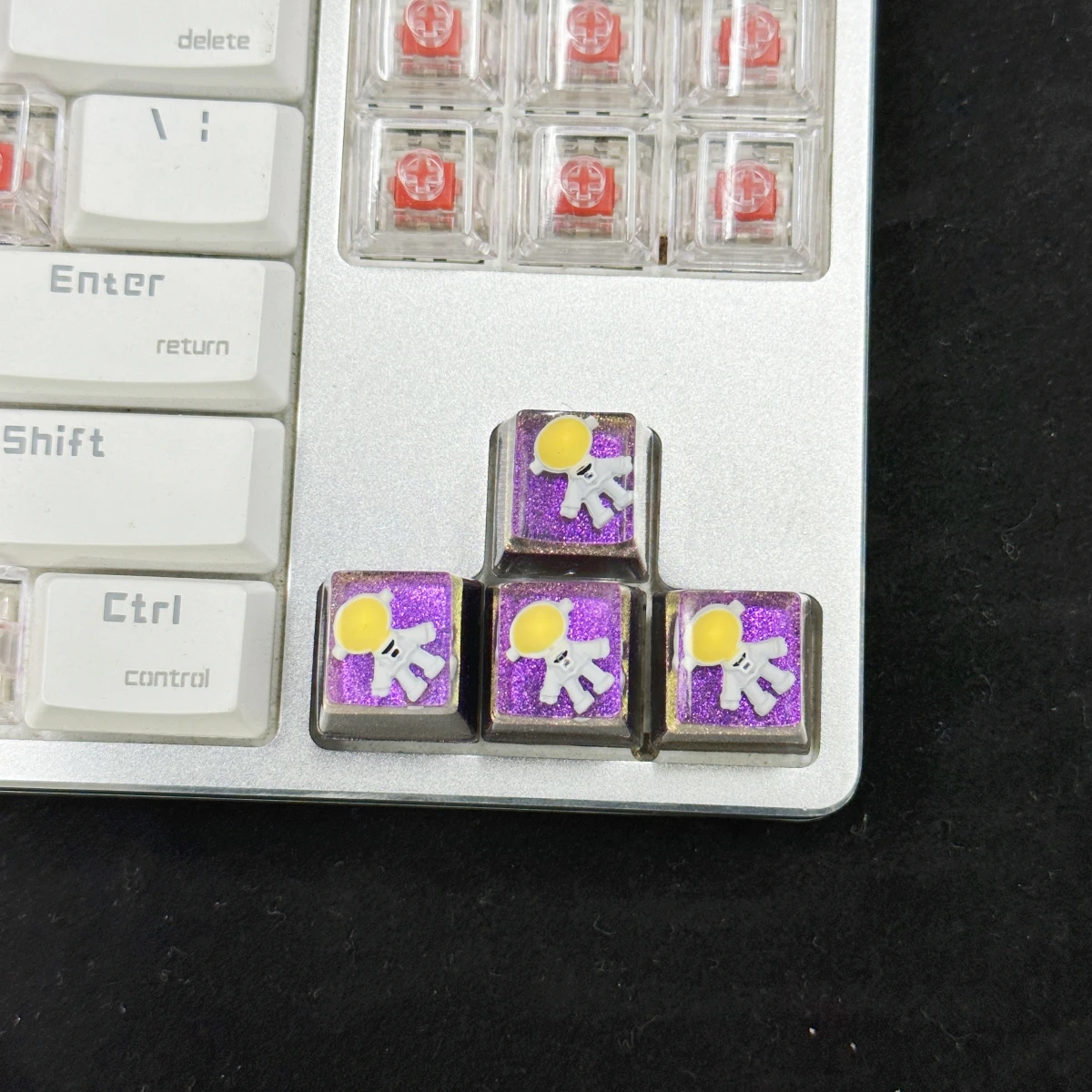 Artisan Key Caps Resin Keyboard Resin Astronauts Keycap Cap Epoxy Resin DIY Translucent Keycap for Mechanical Keyboard