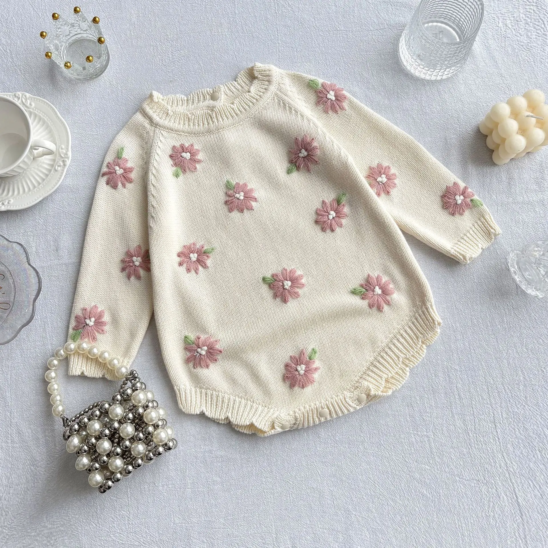 

Korean Baby Hand Embroidered Daisy Cotton Knitted Rompers for Girls Spring and Autumn Cute Bag Fart Jumpsuit