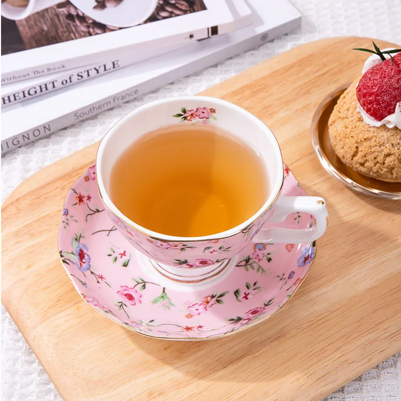 1 шт., французская керамическая кофейная чашка, набор европейских костяных фарфоровых чашек для послеобеденного чая и тарелка в дворцовом стиле, высокий чайный сервиз для домашней кухни