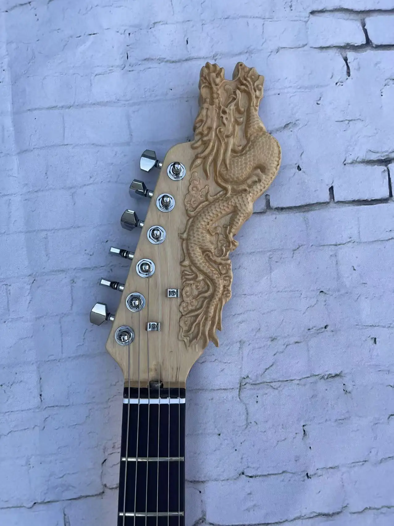 드래곤 모양 TL 조각 나무 색상 6 코드 일렉트릭 기타, 공장 실제 그림, 재고