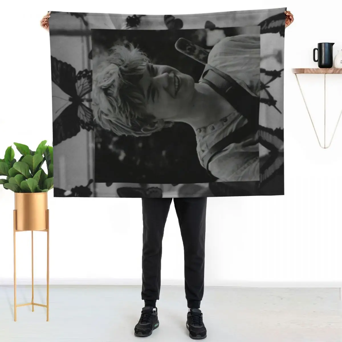 

the maze runner newt blanket Throw Blanket Warm Comfortable Blanket Gift for Parents Friends