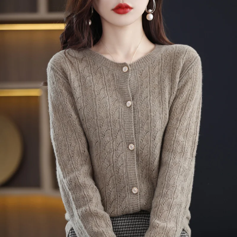 Frühling und Herbst hohle Strickjacke aus 100 % Wolle Damen O-Ausschnitt-Shirt Kaschmirpullover gestricktes High-End-Bottom-Shirt Außenturm