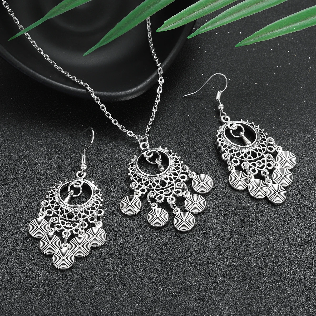 Ethnic Silver Color Round Tassel Necklace Earrings Set Women\'s Hollow Geometric Pendant Earrings Sets Vintage Indian Jewelry New