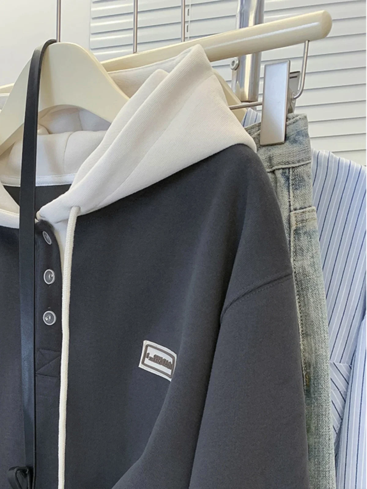 Retro Amerikaanse gesplitste kleur Blo Loose Fit dameshoodie Herfst Winter Design Sense Afslankende Patchwork Jaet Top