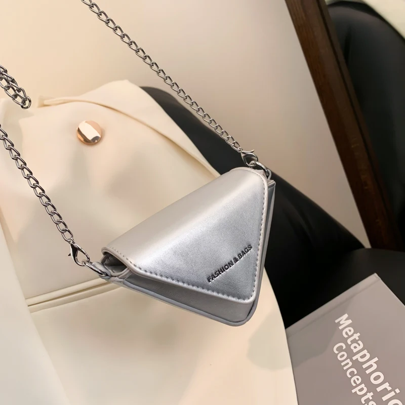 Trendy Triangle Mini Chain Shoulder Bag for Women Designer Purses and Handbags Female Small Crossbody Bag Party Clutch Bag New