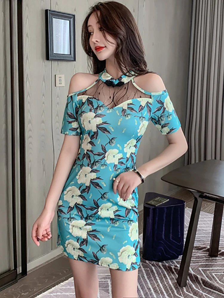 Minivestido Sexy transparente de malla de retales florales azules para mujer, vestido elegante de verano con hombros descubiertos y cuello levantado, vestido Vintage coreano 2025