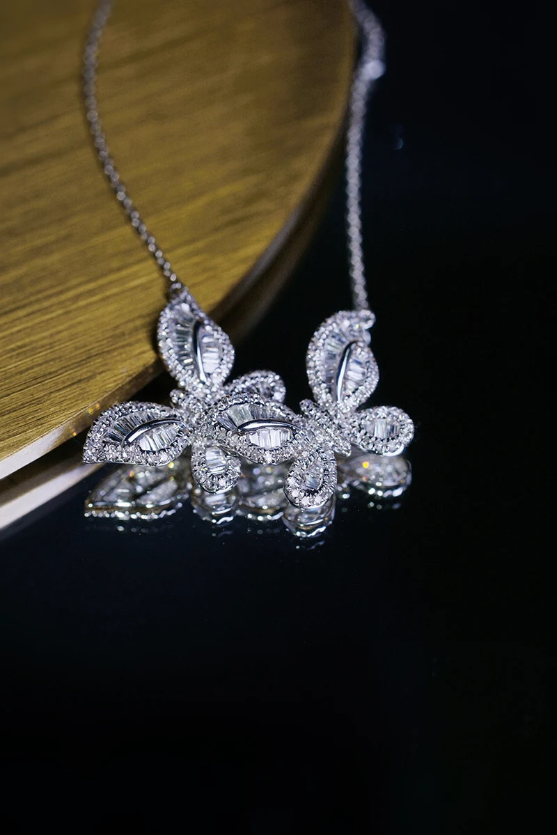 KUGG 18K White Gold Necklace Romantic Double Butterfly Design 0.76carat Real Natural Diamond Necklace for Women Wedding Party