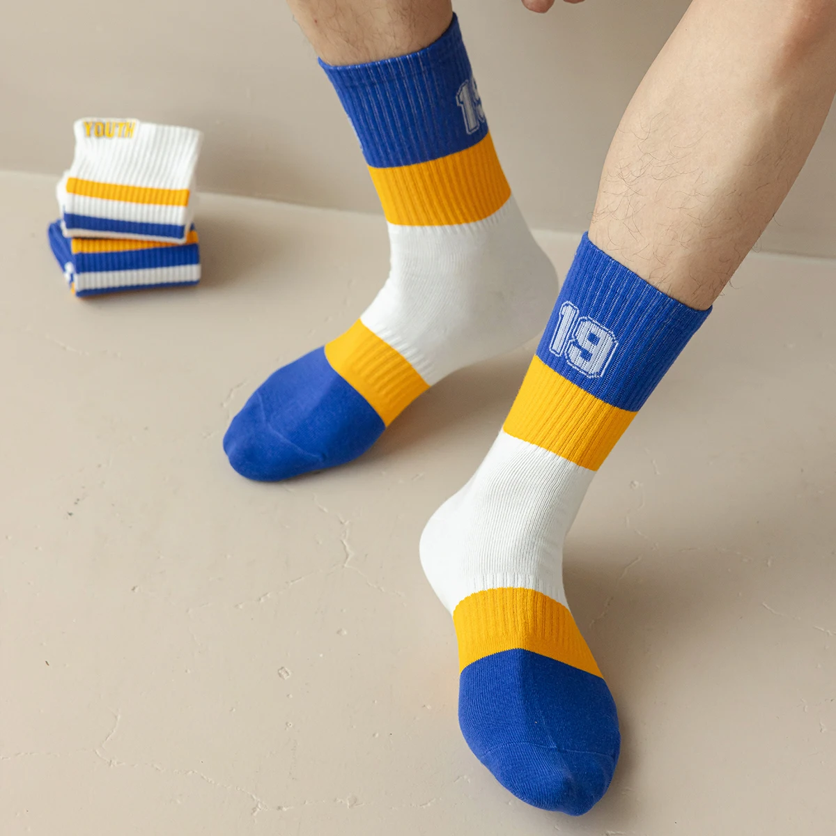 Kaus kaki Jogging sekolah huruf 3 pasang kaus kaki hiperbole kaus kaki tabung wanita jelas pantai pasir pesta ukuran besar pakaian jalanan musim dingin