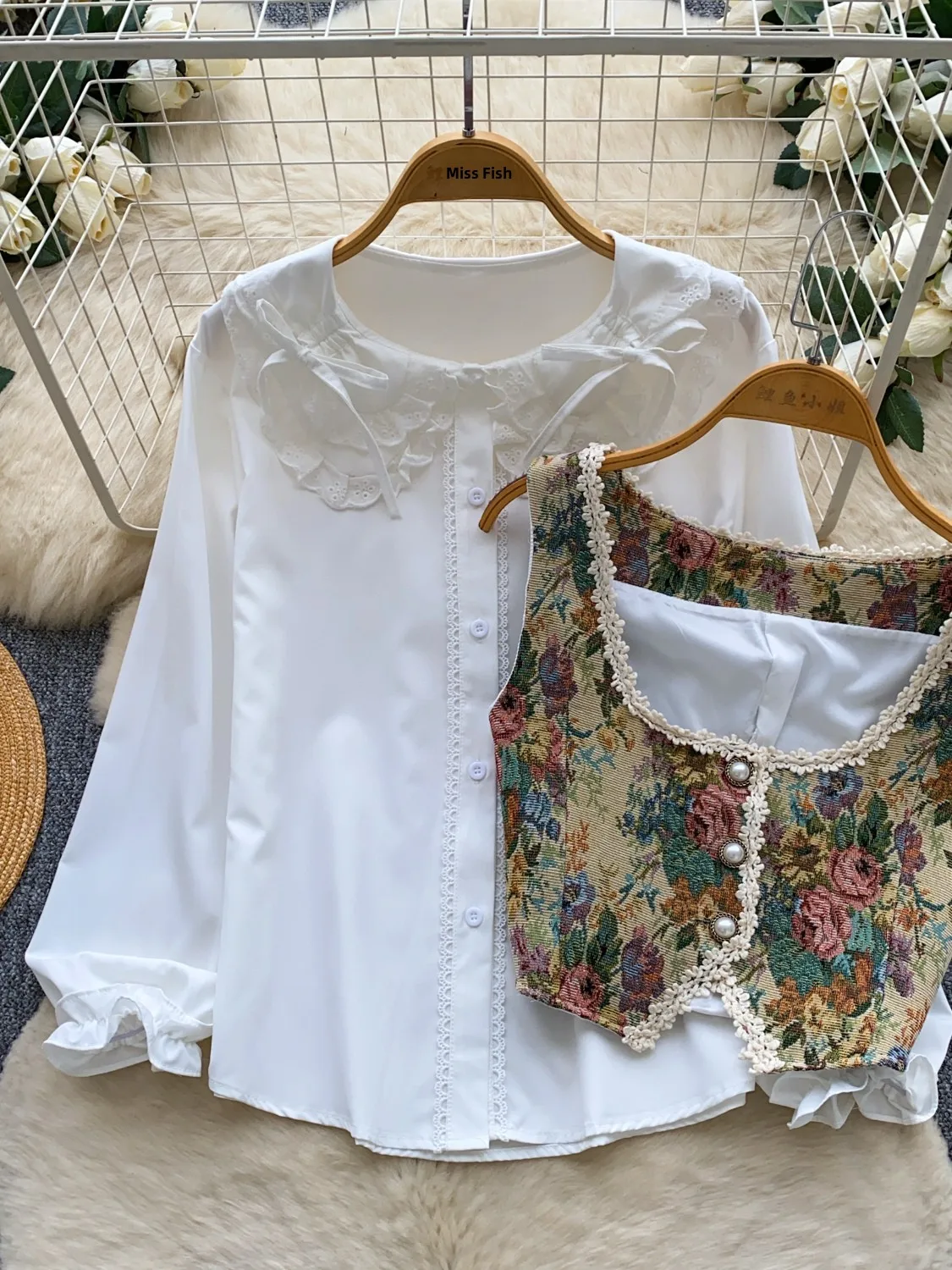Retro Court Style Lace Patchwork Lantern Sleeve Shirt Vest Two-Piece Set Women's Autumn Slimming Layering Ensemble