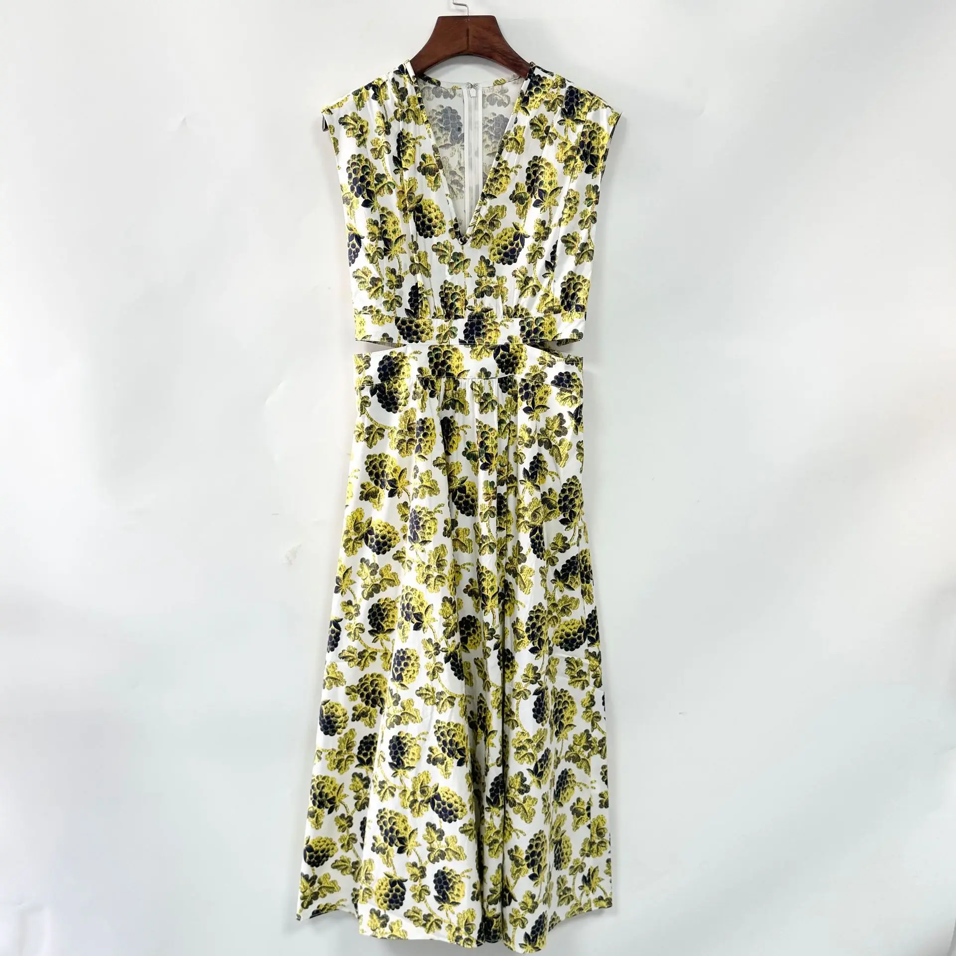 2025 صيف جديد! فستان أصفر للشمس على طراز المنتجع - طباعة بيري، فتحة خصر، بدون أكمام، نهاية عالية