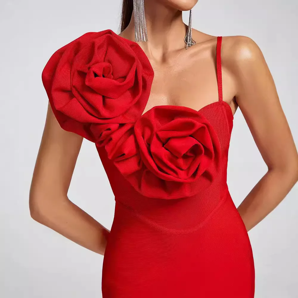 ชุดเดรสผ้าซาตินทรงเข้ารูปสำหรับผู้หญิงพร้อมผ่าสูง |   ชุดราตรีสายเดี่ยวแบบสปาเก็ตตี้ ประดับดอกไม้ 3 มิติ งานแฮนด์เมด