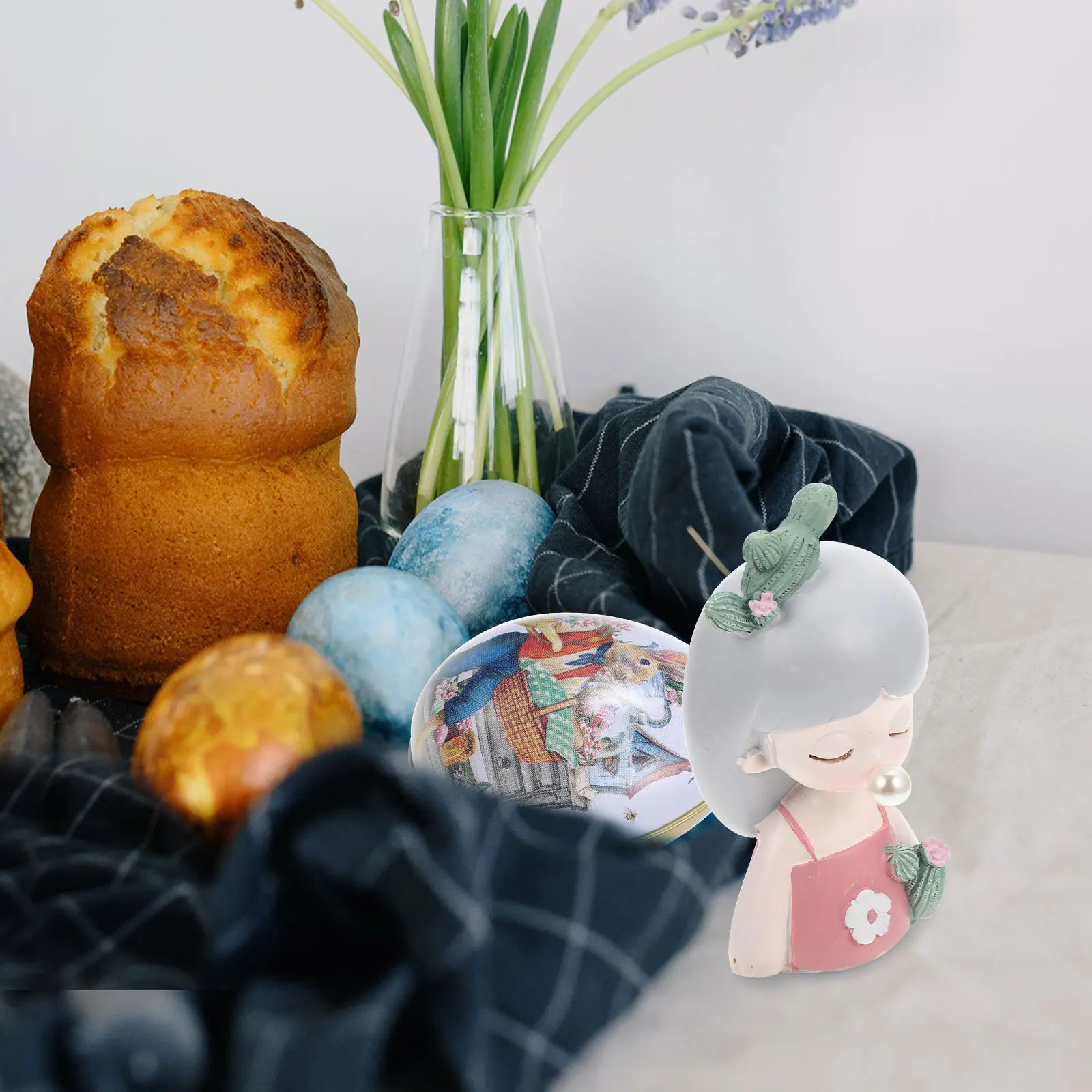 

Creative Resin Girl Desktop Adornment Exquisite Blowing Resin Craft Indoor Decor Home Desktop Decor