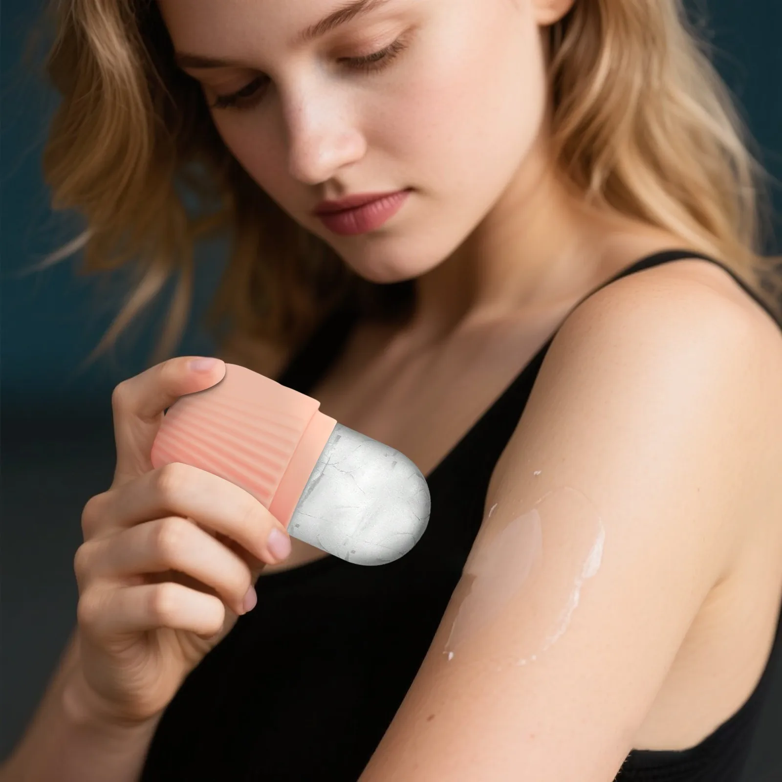 Vassoio per il ghiaccio facciale riutilizzabile Massaggio Vassoio per il ghiaccio in silicone Portatile per la cura del restringimento del viso Stampo per il ghiaccio Massaggiatore per il viso Strumenti per la cura della pelle di bellezza