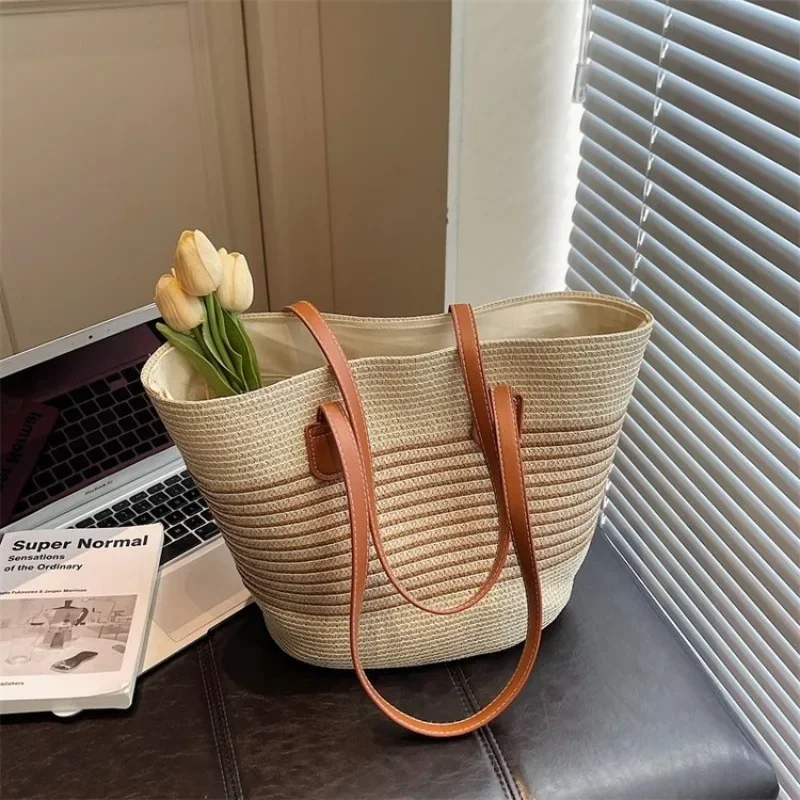 

Luxury Designer Diaper Bag Elegant Leather Tote For Women Large Capacity Stylish Crossbody Messenger Bag Versatile