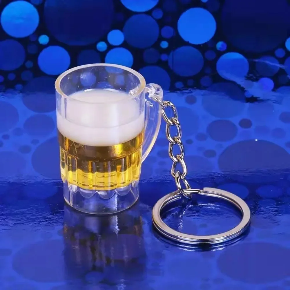 Nuevo LLavero de taza de cerveza de simulación, llavero de pareja para hombres y mujeres, colgante