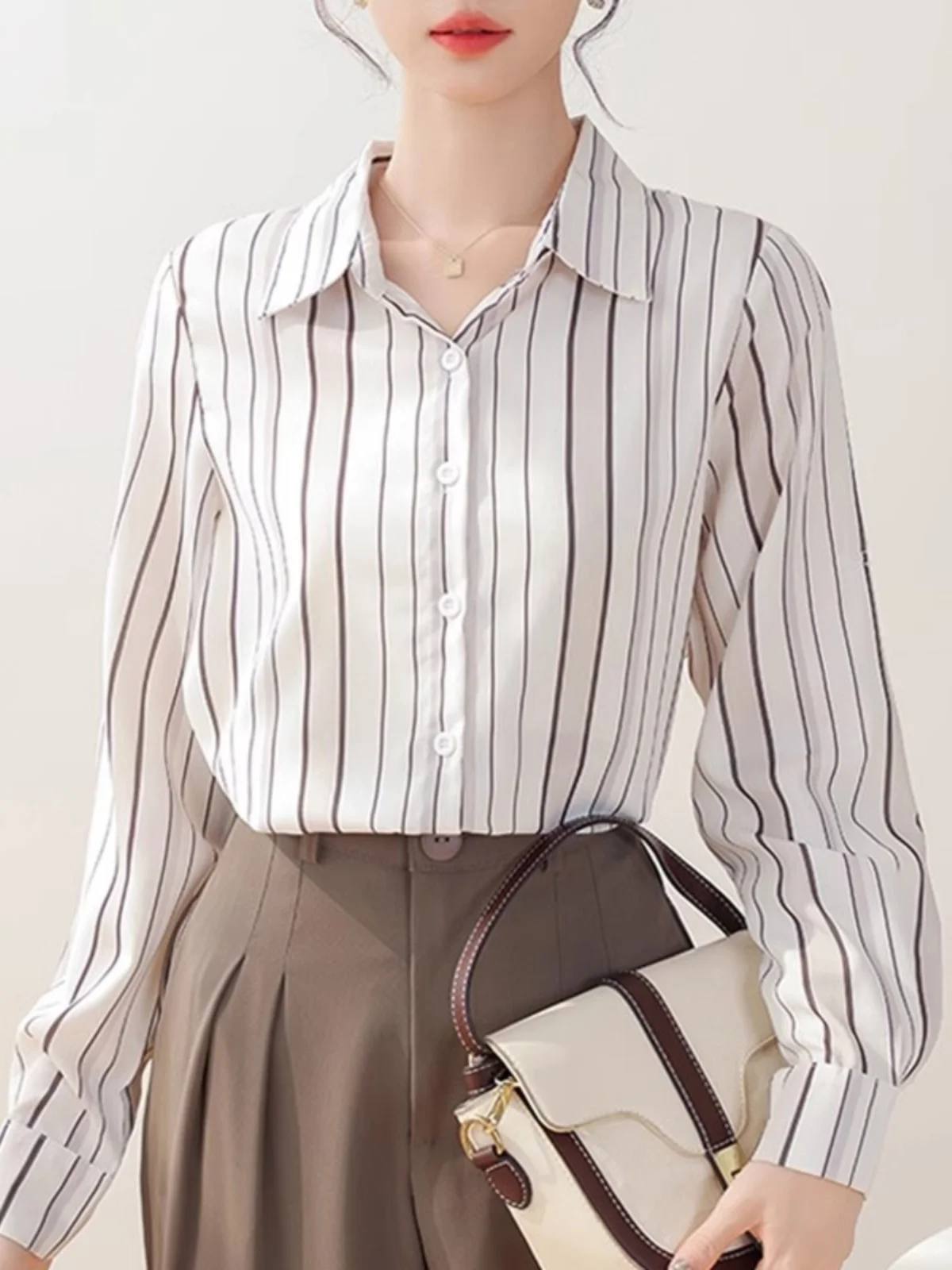 

Commute Lady Shirt Design Spring 2026 New Unique Beautiful Versatile Top Elegant Shirt Soft Silk Long Sleeve Collar Striped
