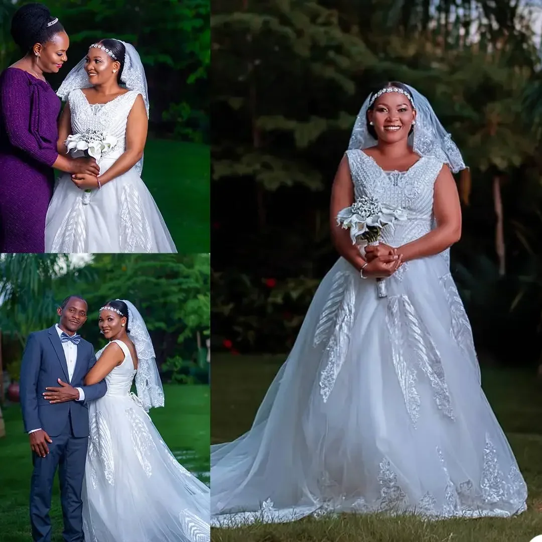 

Customized Plus Size A Line Wedding Country V Neck Lace Appliques Bride Dresses Modern Backless Bridal Gowns Robes De Mariée