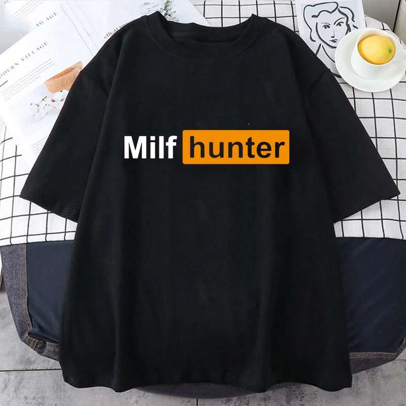 MILF Hunter | Lustiges Erwachsenen-Humor-Witz für Männer, die Milfs lieben T-Shirt MILF Hunter T-Shirt lustige Baumwolle Kurzarm T-Shirts Tops – Detail 2