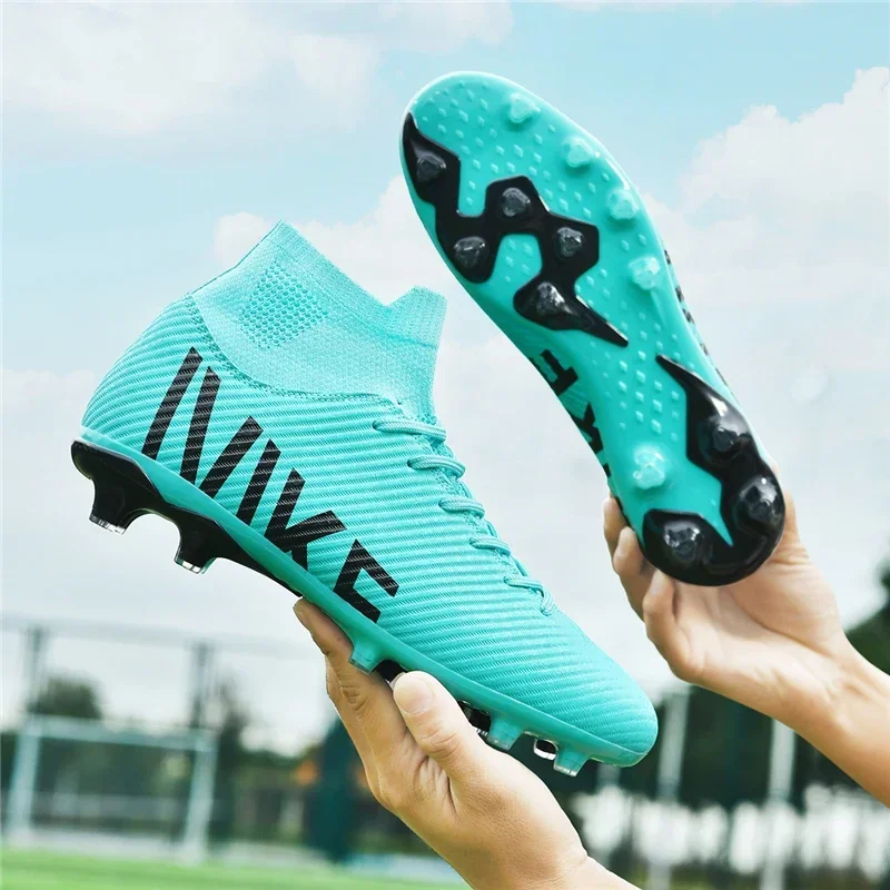 New Men Football Boots Professional Match Sneakers Training Ultralight Soccer Shoes Indoor Sports Shoes Cleats Grass Unisex