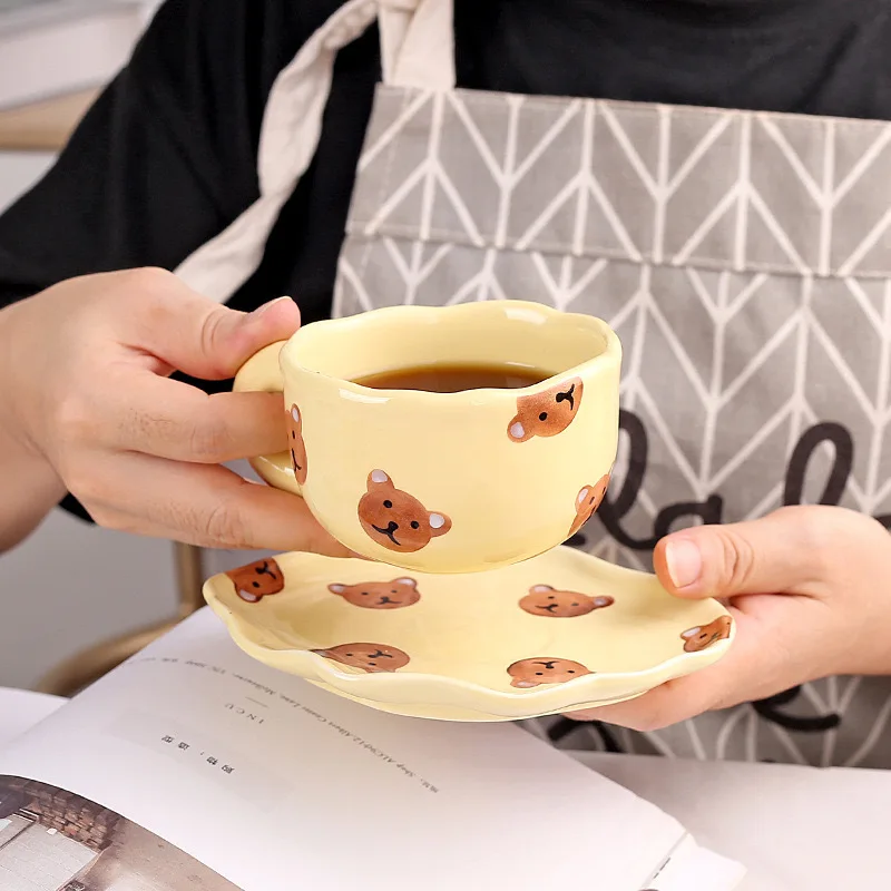 Keramik-Kaffeetasse und Untertasse, Set mit Handkneifen, unregelmäßig, niedliches Muster, Milchsaft, Nachmittagstee, Wasserbecher, Mädchen-Blumen-Teetasse