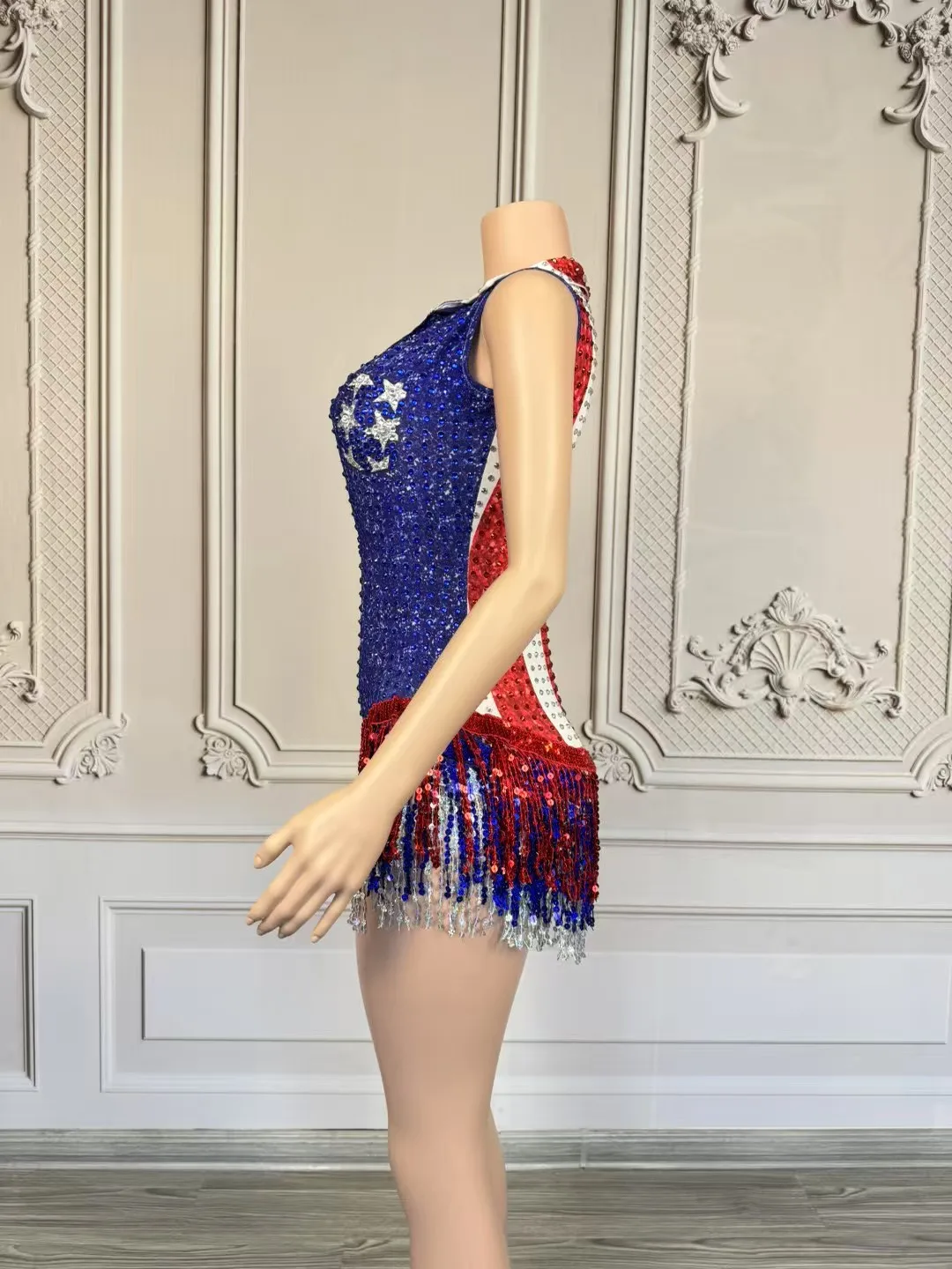 Sparkly Rhinestone Sequins พู่บอดี้สูทเชียร์ทีมเต้นรําคอนเสิร์ตชุดปาร์ตี้คลับลึก V คอชุดบอดี้สูท Honglan