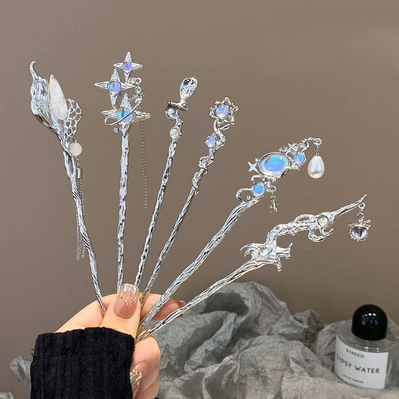 دبوس شعر نسائي على الطراز الصيني رومانسي أنيق على شكل نجمة زهرة هندسية غير منتظمة لامعة لملابس الحفلات اليومية