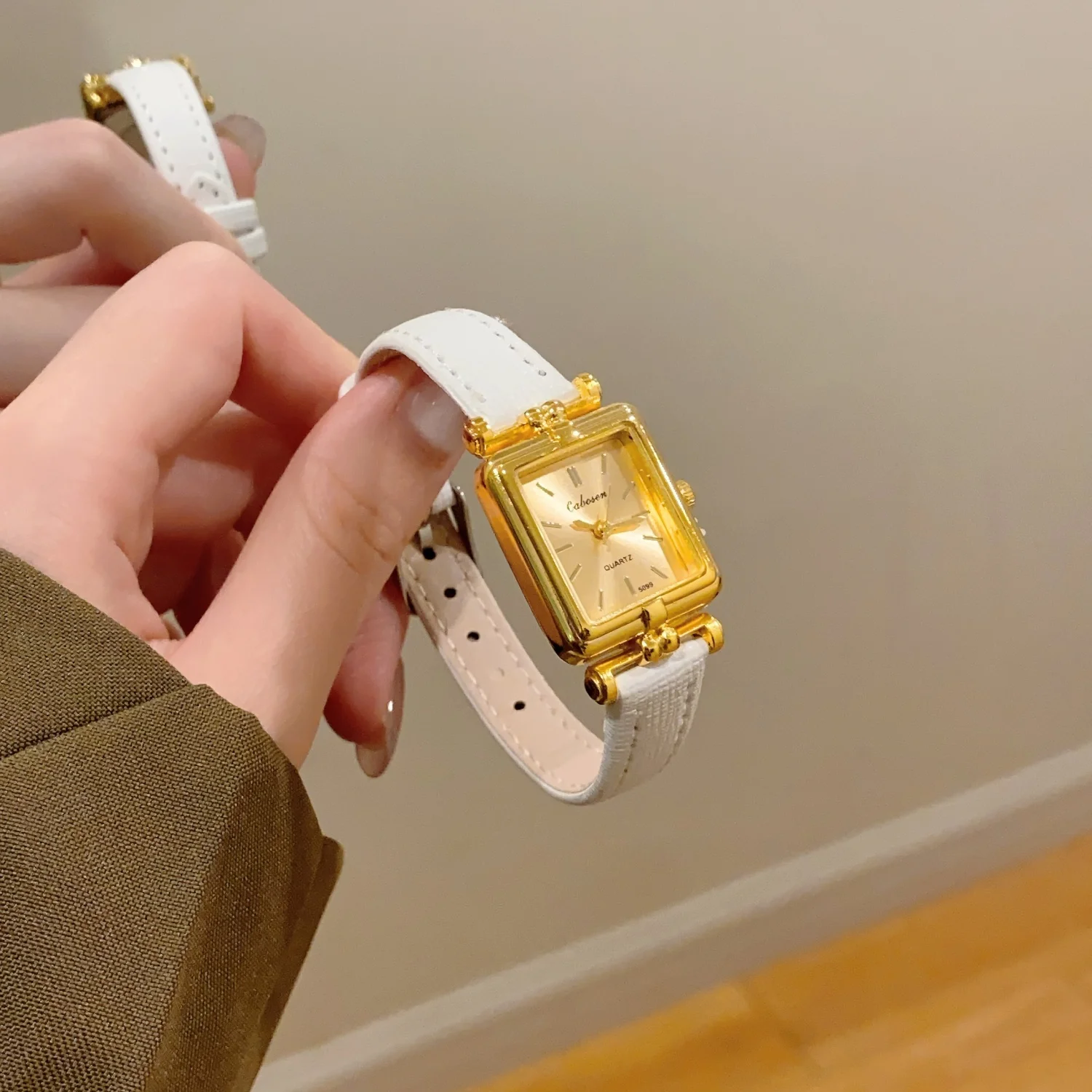 عادية رقيقة حزام من الجلد النساء الساعات المألوف ساحة الهاتفي ساعة كوارتز السيدات ساعات المعصم الإناث ساعة هدية Reloj Mujer