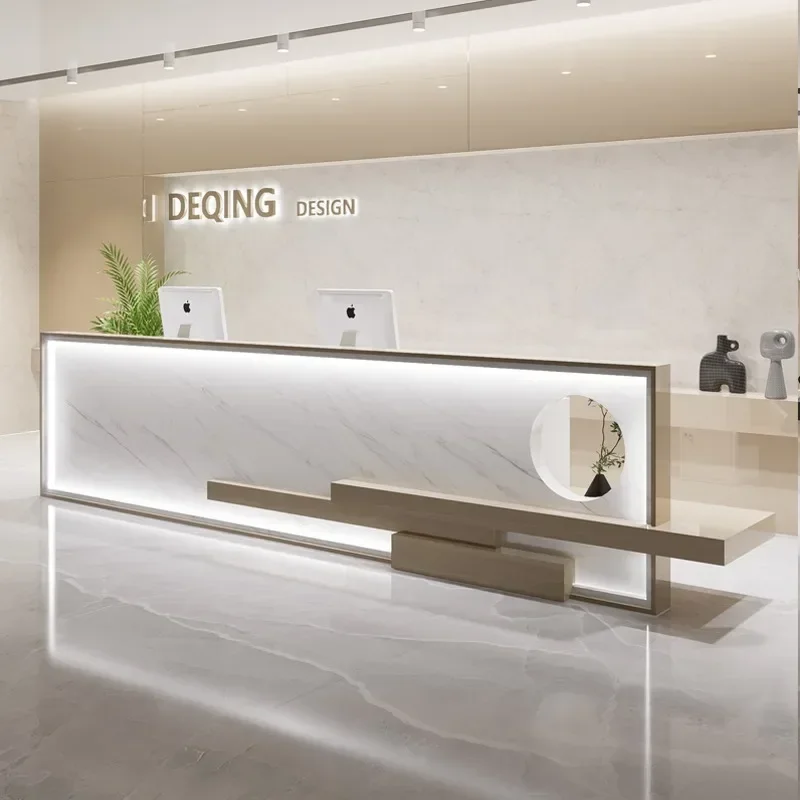 

Уникальная коммерческая простая компания Hyundai с краской спереди, модная стойка регистрации, консультационная стойка, креативная мебель для отеля