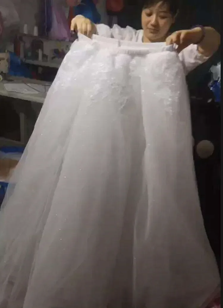 Customized Modest Scoop Neck Beads Appliques Wedding Dress Robe De Mariée Detachable Train Vintage Style Bridal Gown