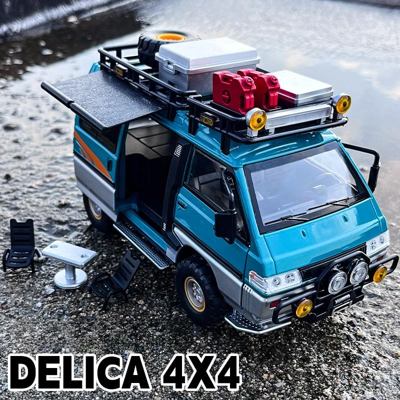 Diecast 1:24 Mitsubishi Delica Off Road MPV Legering Model Metalen Speelgoed Voertuig Kinderen jongen gift Model Sound & Light Classic