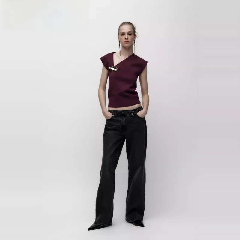 

Spring 2025 New Women's Gold Embellied Punk Faion Svel Knitted Vest Top Slim Fit V-Ne Regular Length Color