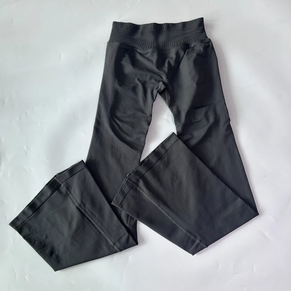 Flares Scrunch Booty Leggings für Damen, Nahtlose Yoga-Hose, Hochgeschnittene Schlaghose, Squat-Proof Sport-Tights, Workout-Hose – Detail 14