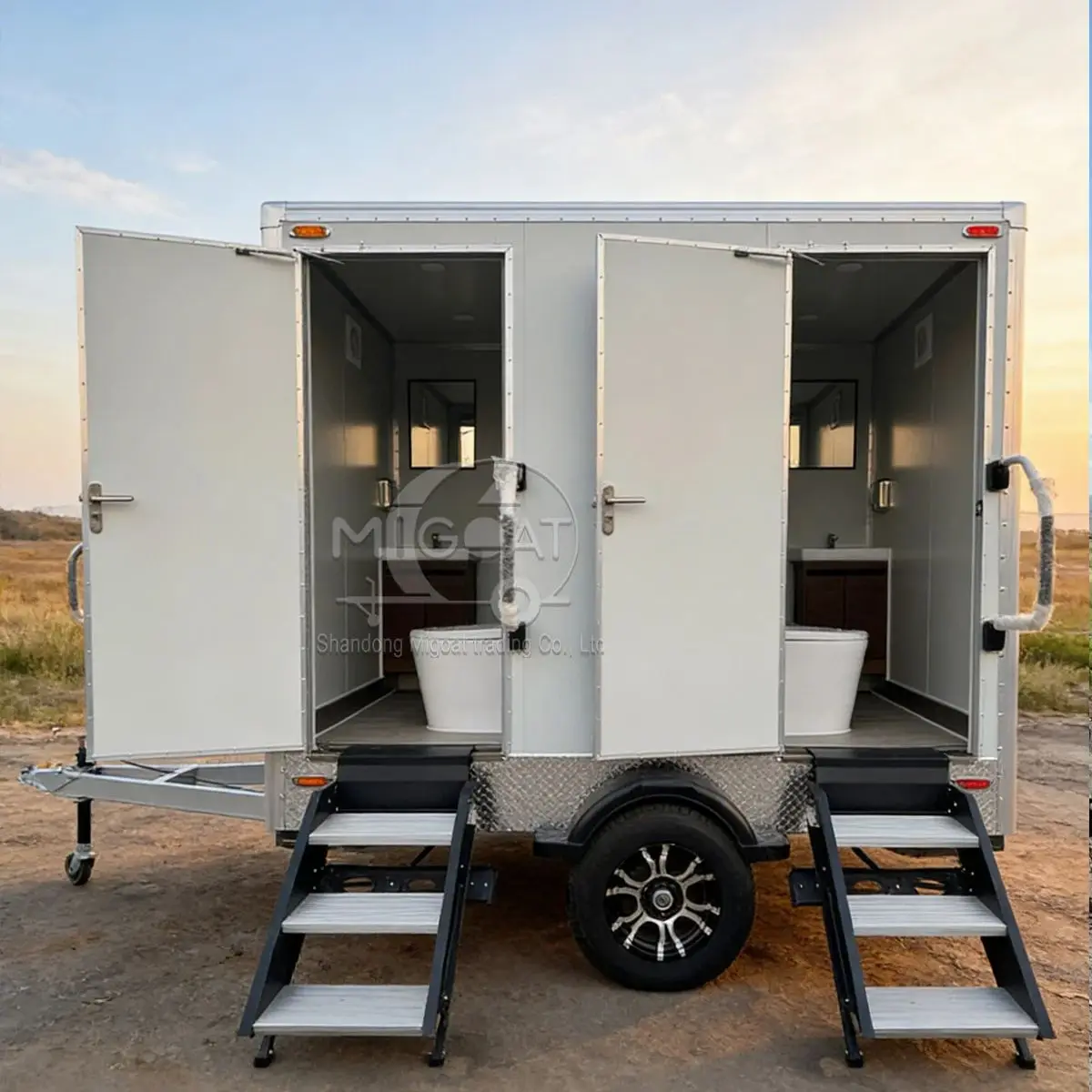 

Outdoor Portable Restroom Trailer Mobile Toilet Facility with Toilet Sink And Air Conditioner for Events