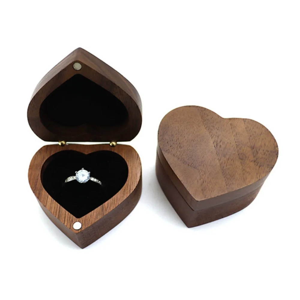 

1/2 Slots Heart Rings Holder Wedding Proposal Walnut Wood Rings Box Packaging Anti-collision Rings Bearer Box