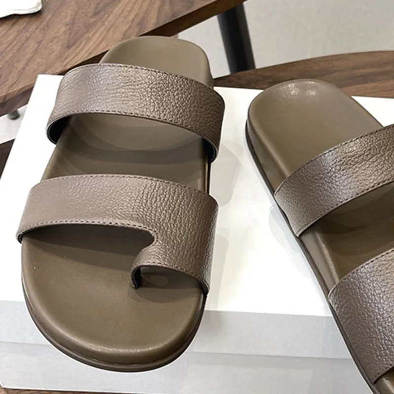 Multi functional leather comfortable flat bottom solid color slippers for women's shallow mouth seaside vacation beach sandals