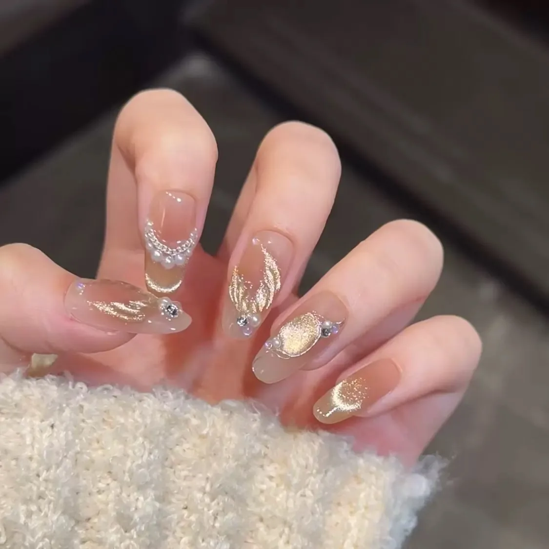 Handmade Press on Nails Dreamy Mermaid Tail Cat Eye Pearl Decor False Nails Full Cover French Cat Eye Shiny Korean Fake Nails