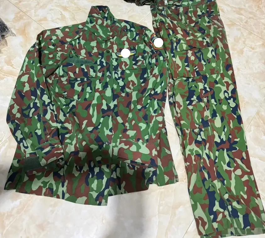 

Vietnamese Camouflage Uniform Man Include Jacket Pants