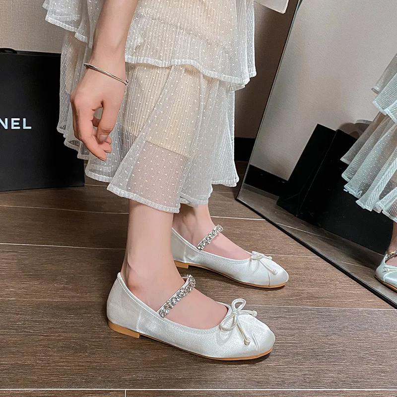 Complimentary Socks Women Flats Female Ballet Mary Jane Rhinestone Bow-knot Sandals Ladies Fashion Desigh Sweet Round Toe Shoes