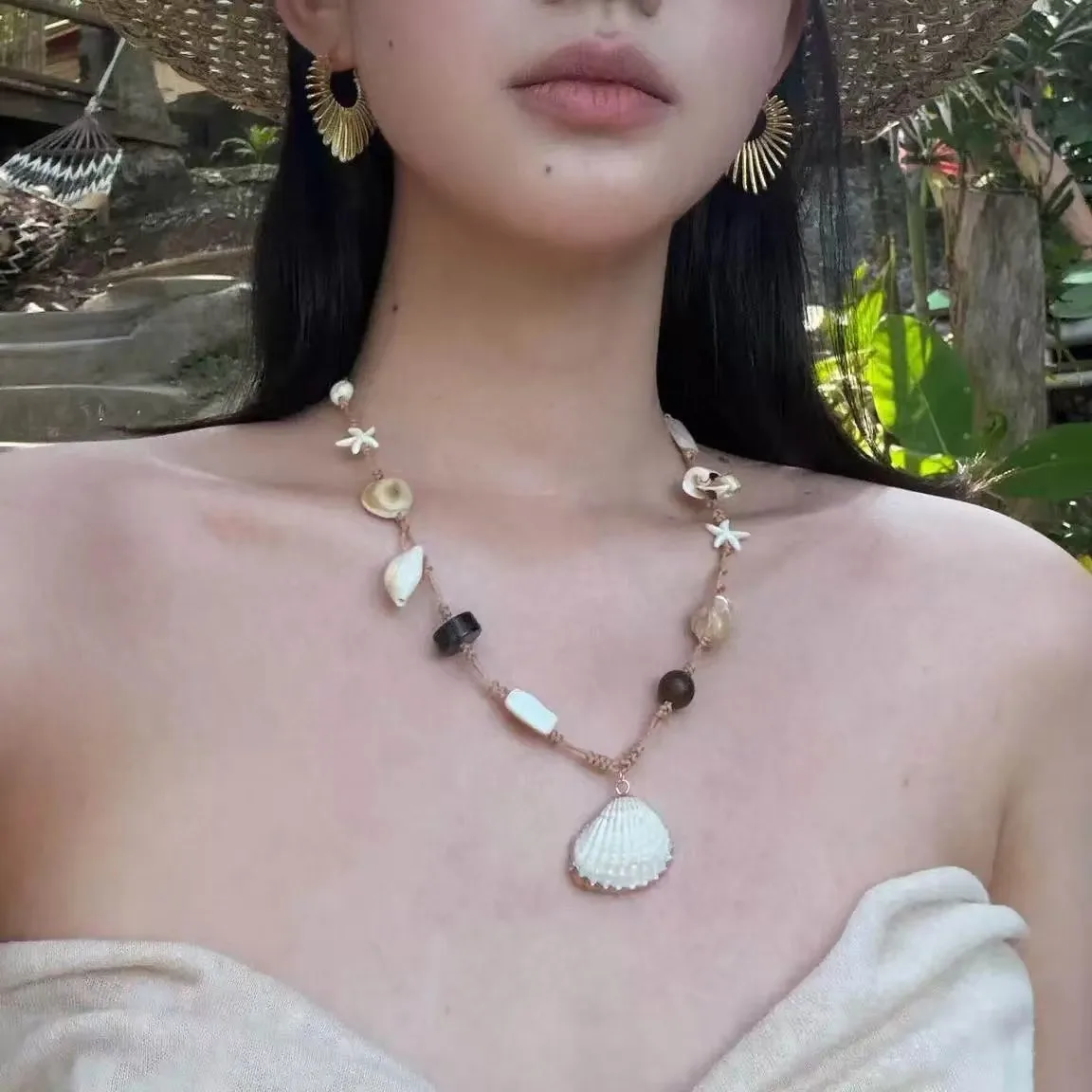 Beach Vacation Style Natural Shell Necklace for Women,Bohemian Hand‑woven Wooden Chain Necklace,Fashion Boho Jewelry for Summer Holiday Travel Party Daily Wear Gift Accessories