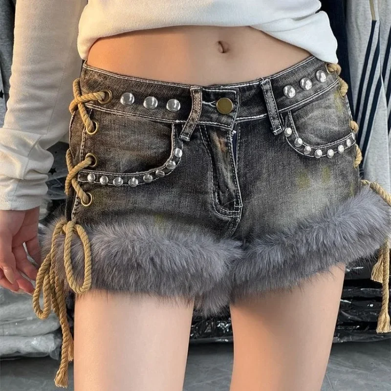 Denim-Shorts für Damen, Flauschige Streetwear mit Nieten, Hot Pants für Frauen, Frühling Herbst, Sexy Bandage-Hosen, Kurze Hosen im Y2K American Retro-Stil – Detail 1