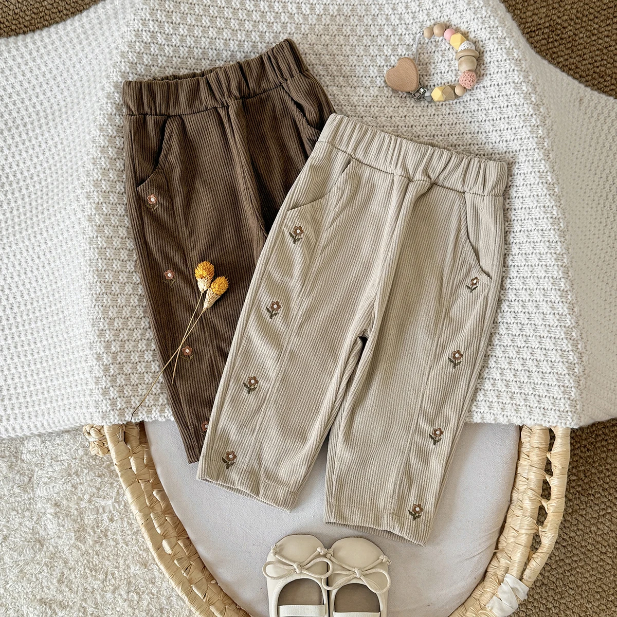 

0-3Y Baby Pants Девочки Цветочные вышитые Дети Вельвет Эластичность Свободные Брюки Новорожденный Детская Одежда