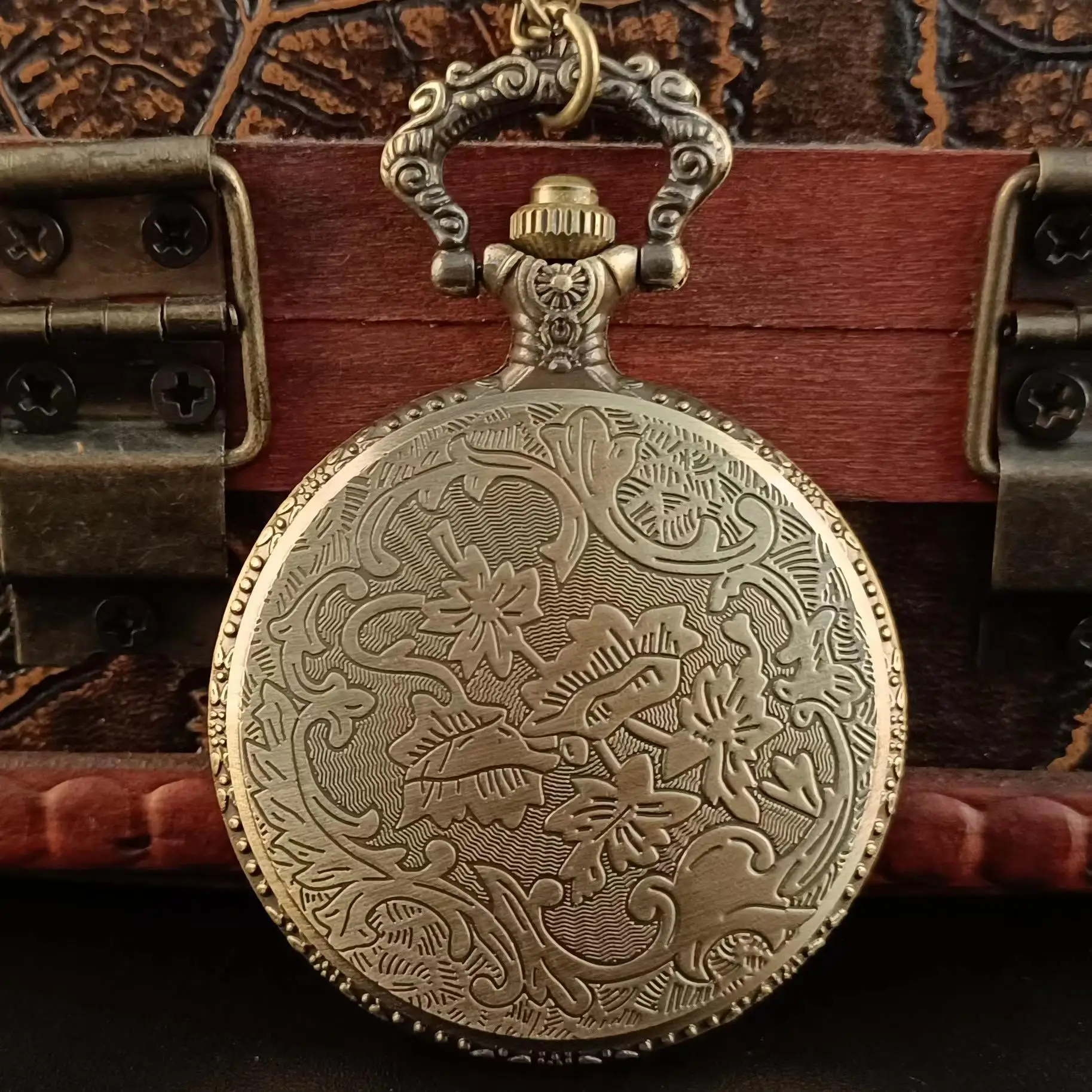 Vintage الجمجمة بندقية البرونزية الدفاع عن الحرية التعديل الثاني العسكرية الكوارتز قلادة ساعة الجيب قلادة للرجال هالوين حقوق الإنسان