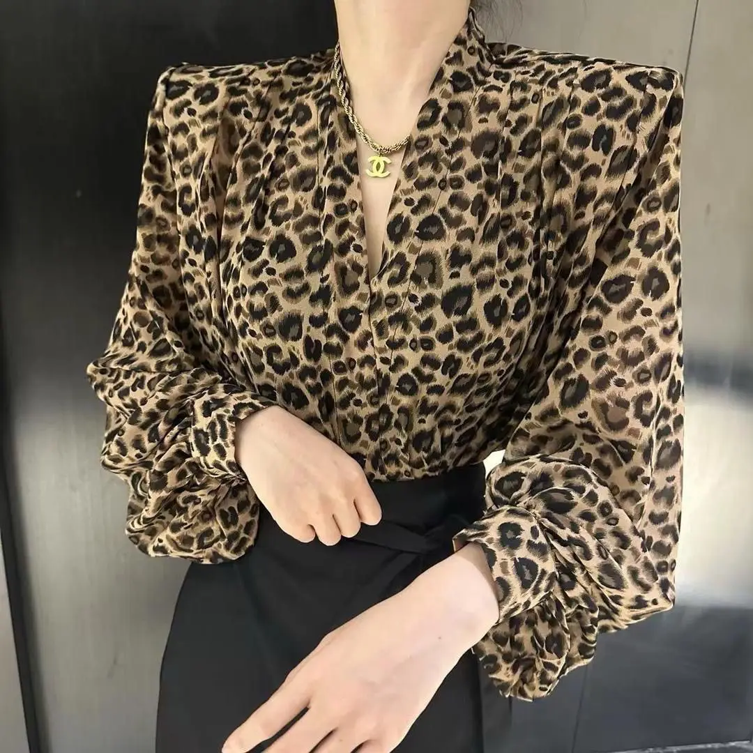 Dames Vintage léopard col en v chemises automne tempérament géométrique en mousseline de soie lanterne manches Blouse femmes vêtements tendance haut t-shirt